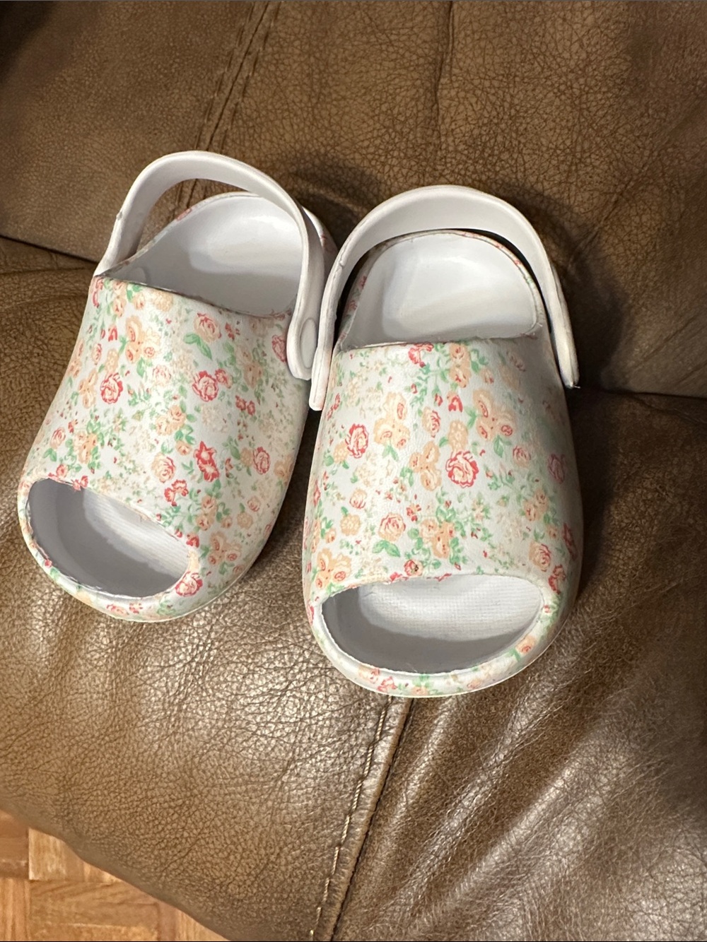 Source Unknown White Kids Floral Slip-On Sandals
